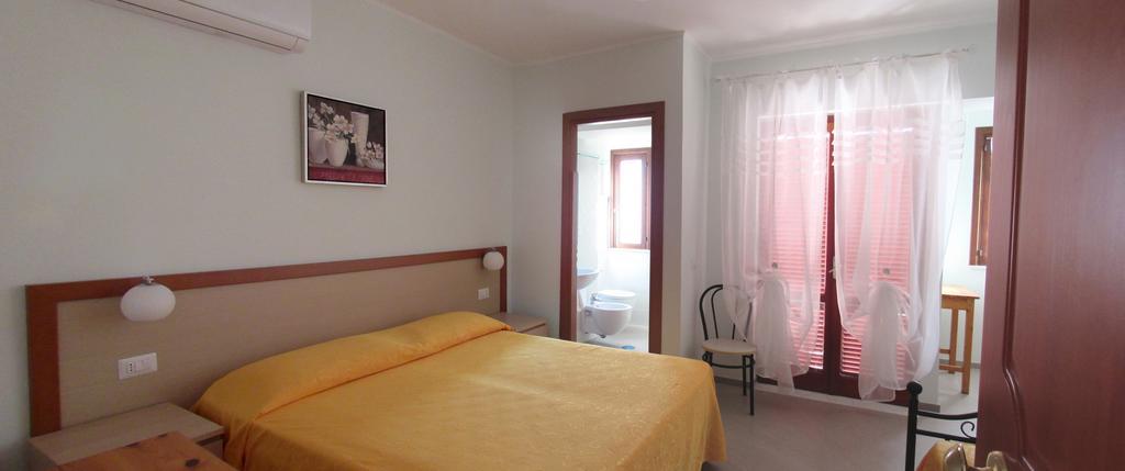 Hotel Santa Rosalia Marina di Camerota Zimmer foto